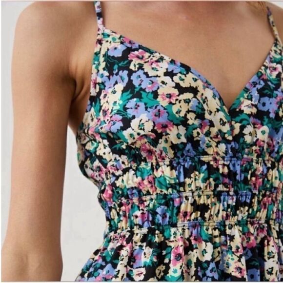 Rails NWT Carmen Wildflower Meadow Floral Dress
Mini Size XS - Picture 7 of 12